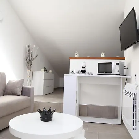 Appartement Guesthost - Al Civico 5 - Mondern & Suite!