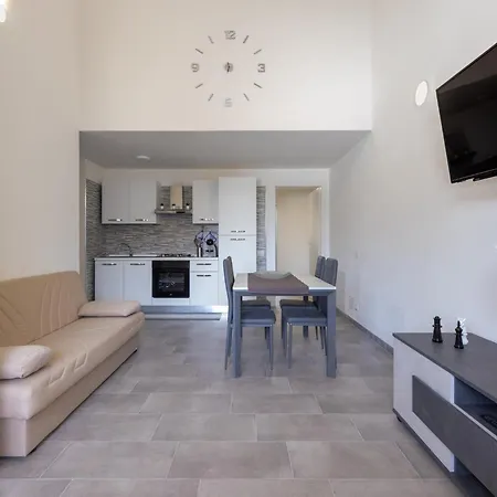Apartman Guesthost - Al Civico 5 - Mondern & Suite!