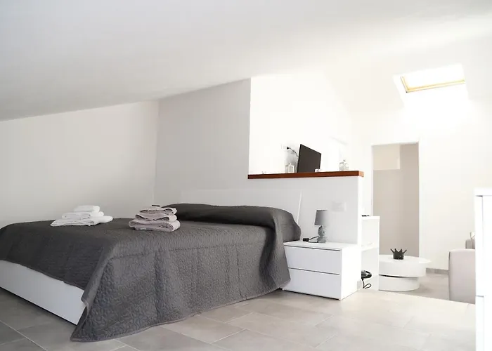 Guesthost - Al Civico 5 - Mondern & Suite! *